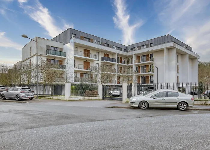 Cosy Et Elegant, Proche Aeroport & Hyper Centre Apartament *